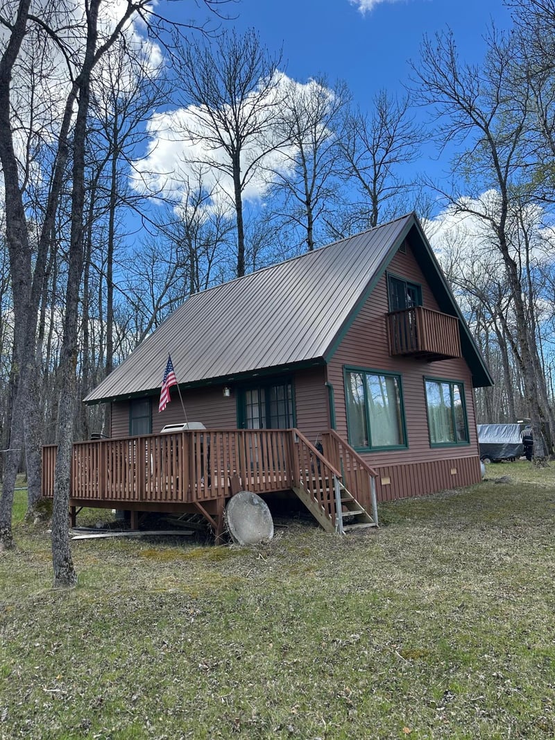 17413 E Pine Dr NW, Angle Inlet, MN 56711