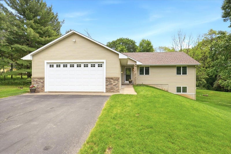 N8824 1047th St, River Falls, WI 54022