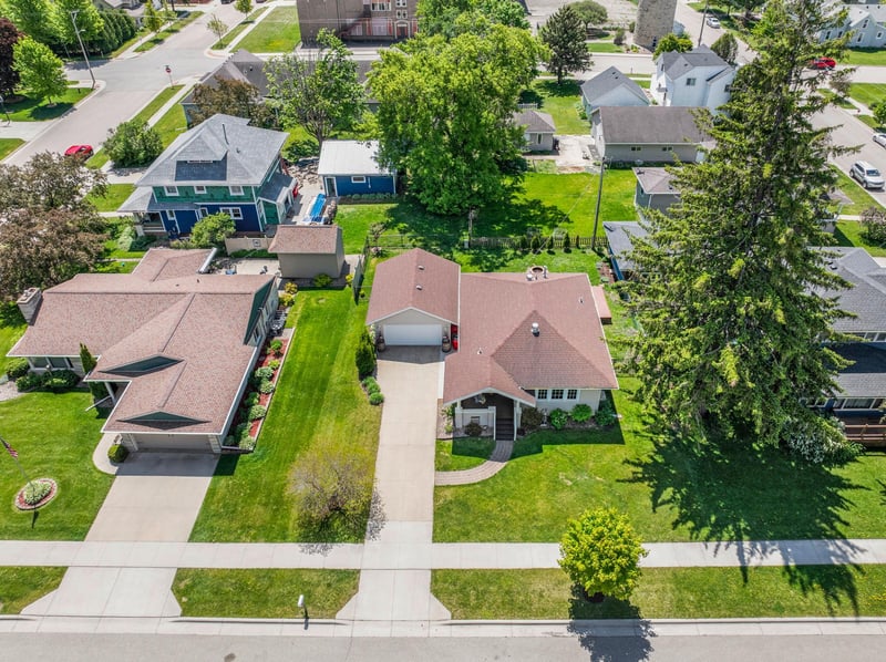 304 3rd St NW, Kasson, MN 55944