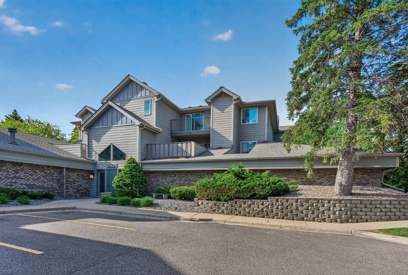 2160 Ridge Dr #38, Saint Louis Park, MN 55416