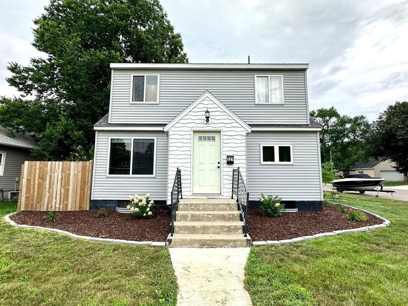 521 E 5th St, Redwood Falls, MN 56283