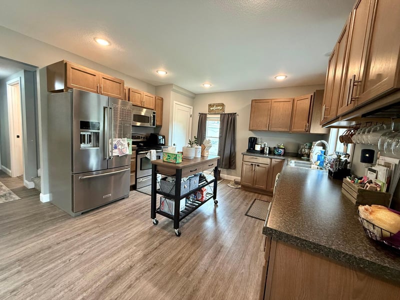 521 E 5th St, Redwood Falls, MN 56283