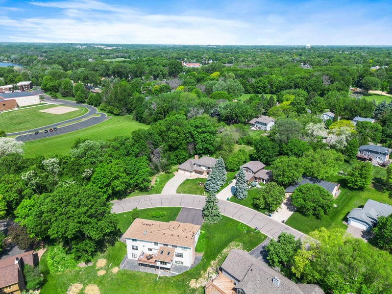 10130 31st Ave N, Plymouth, MN 55441