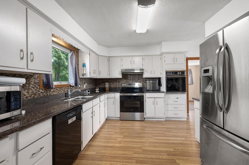 124 E 6th St, Randall, MN 56475