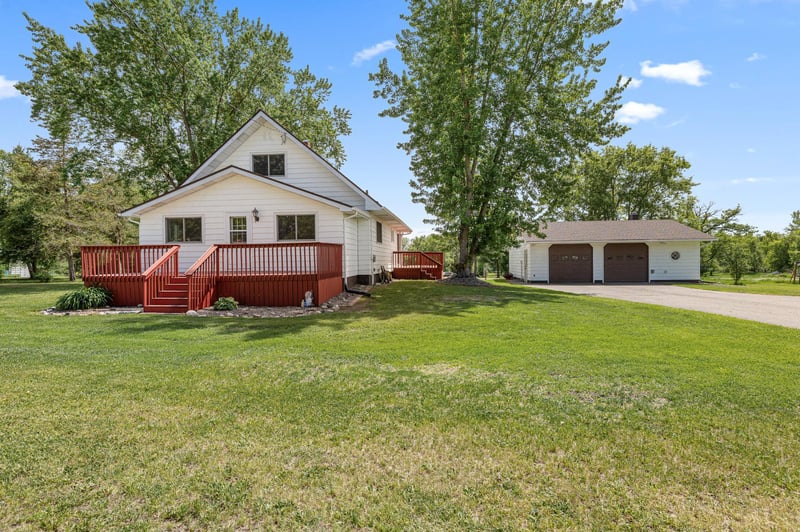 124 E 6th St, Randall, MN 56475
