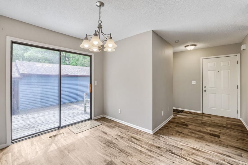 6387 Saint Johns Dr, Eden Prairie, MN 55346