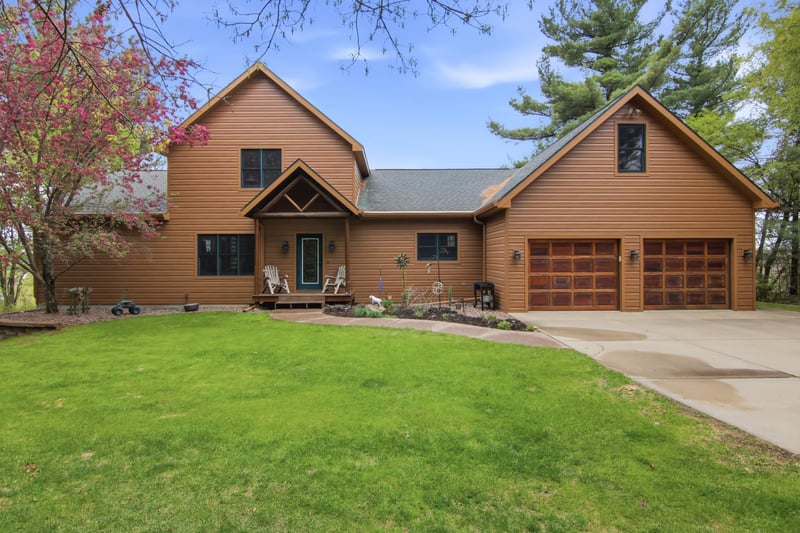 E8200 260th Ave, Elk Mound, WI 54739