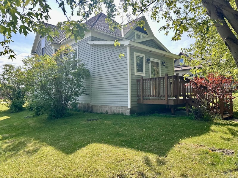 111 4th St S, Grove City, MN 56243