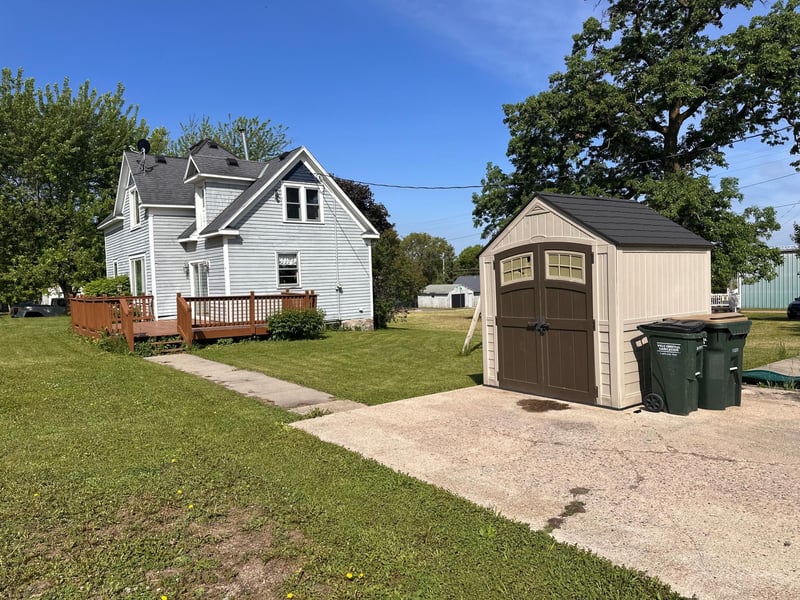 111 4th St S, Grove City, MN 56243