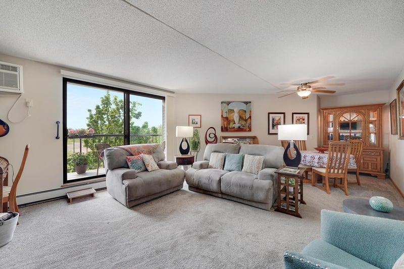 2601 Kenzie Ter #318, Saint Anthony, MN 55418