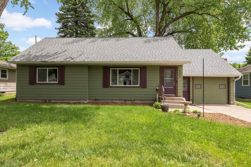 405 1st Ave SE, New Prague, MN 56071