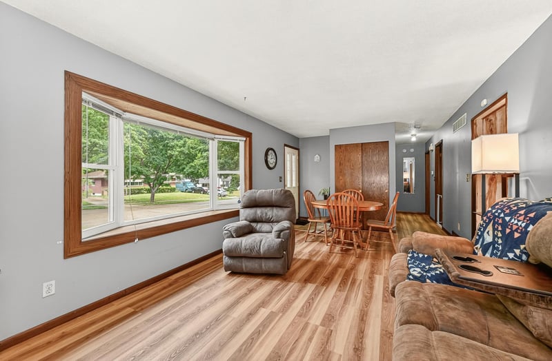2412 25th St NW, Rochester, MN 55901
