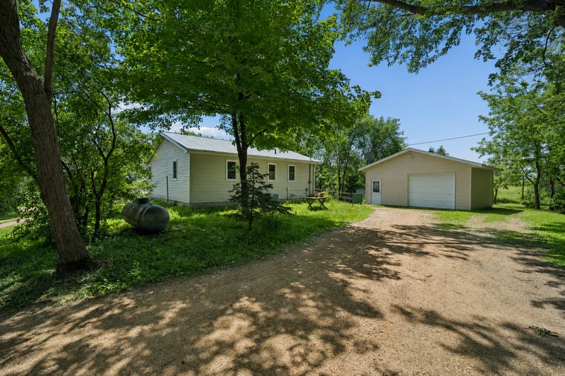 20334 A St, Le Center, MN 56057