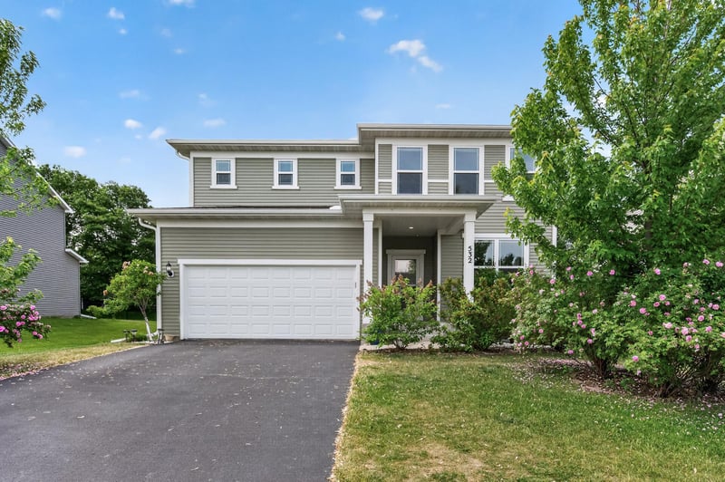 532 Aidan Cv, Eagan, MN 55123