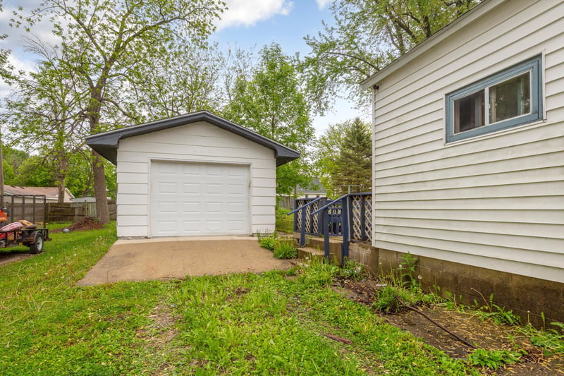 221 Beech Ave, Owatonna, MN 55060