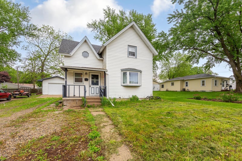 221 Beech Ave, Owatonna, MN 55060