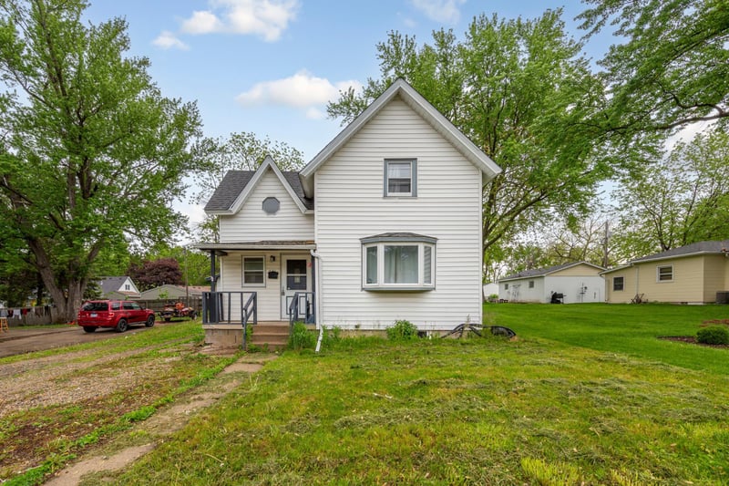 221 Beech Ave, Owatonna, MN 55060