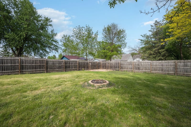 714 3rd St N, Saint James, MN 56081