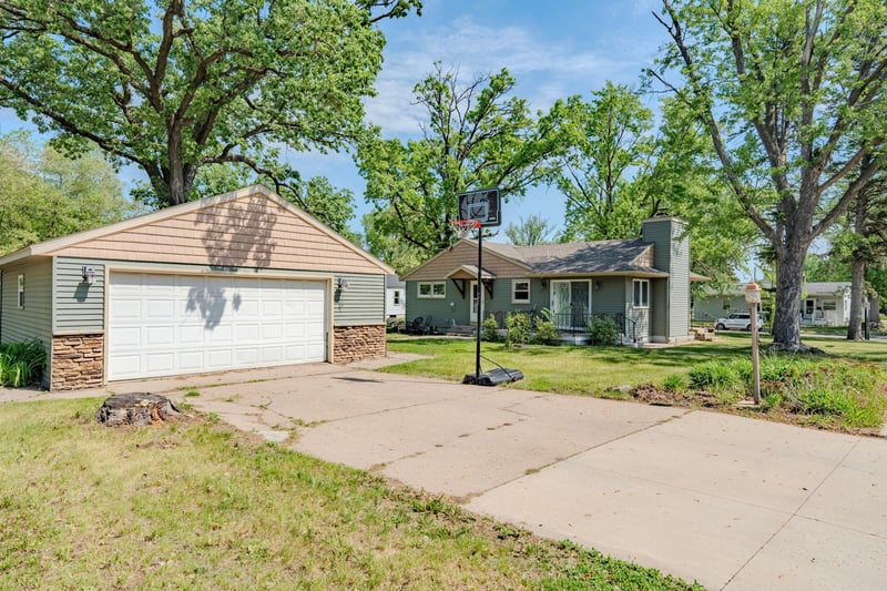 443 6th St NE, Saint Cloud, MN 56304
