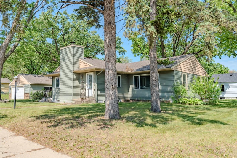 443 6th St NE, Saint Cloud, MN 56304