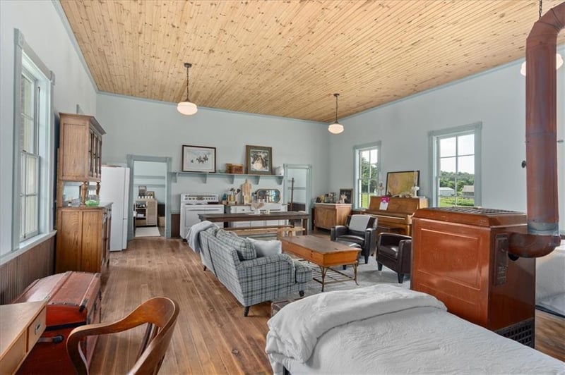 W1297 450th Ave, Elmwood, WI 54740