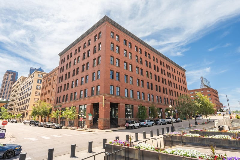 289 5th St E #305, Saint Paul, MN 55101