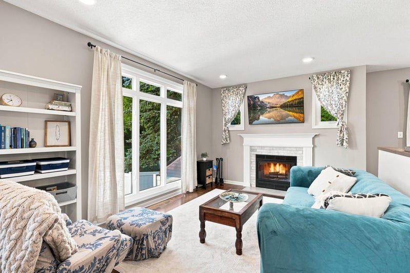 7368 Ontario Blvd, Eden Prairie, MN 55346