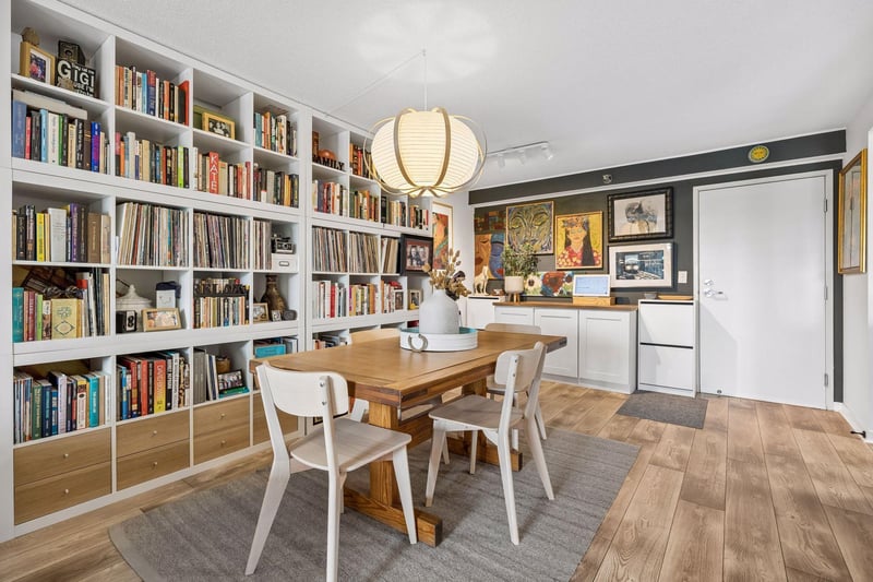 52 Groveland Ter #A304, Minneapolis, MN 55403