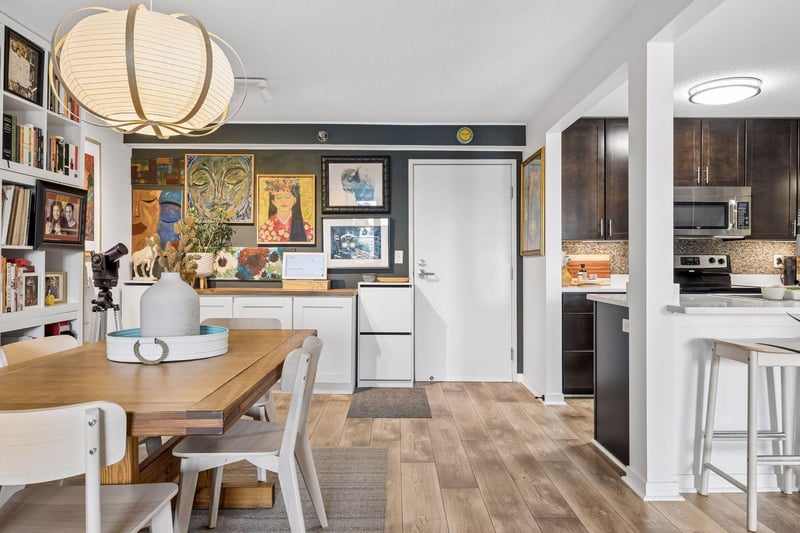 52 Groveland Ter #A304, Minneapolis, MN 55403