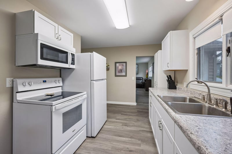 421 Buffalo Ave S, Montrose, MN 55363