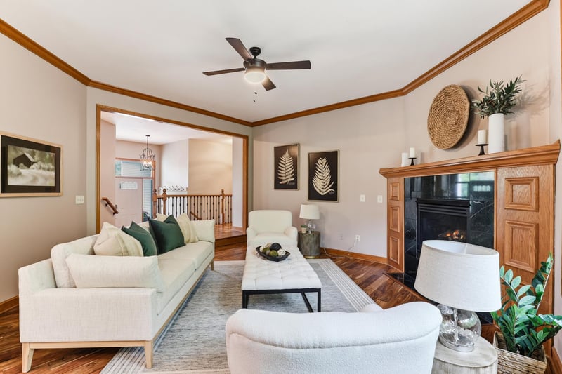 9655 Barton Trl, Inver Grove Heights, MN 55077