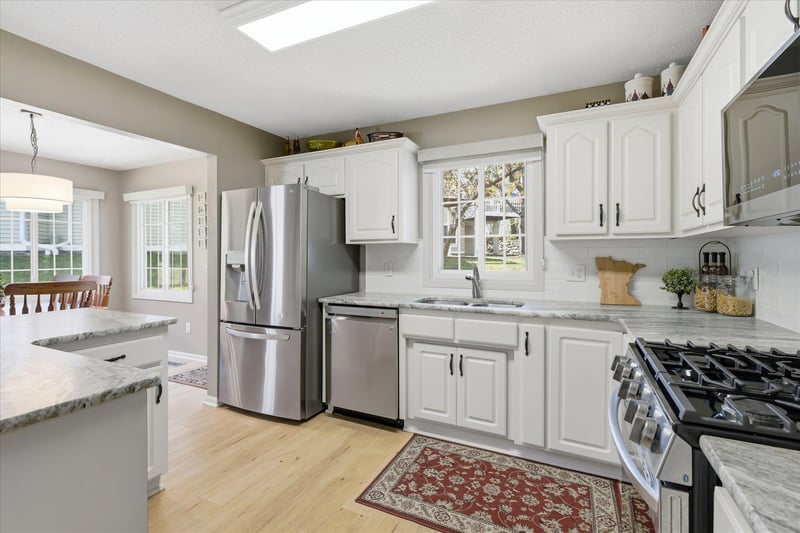 3969 Niagara Ln N, Plymouth, MN 55446