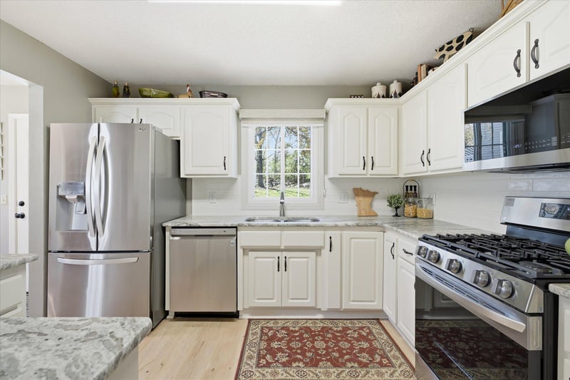 3969 Niagara Ln N, Plymouth, MN 55446