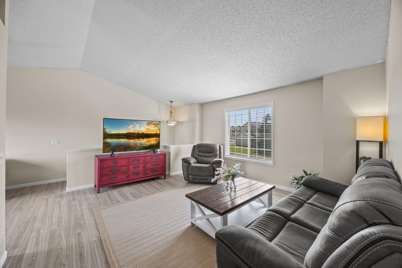 1998 Brittany Ct, Shakopee, MN 55379