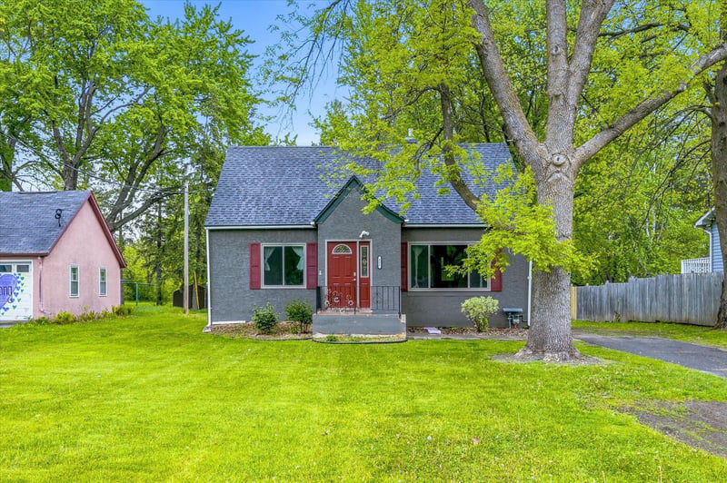 432 2nd St SE, Braham, MN 55006