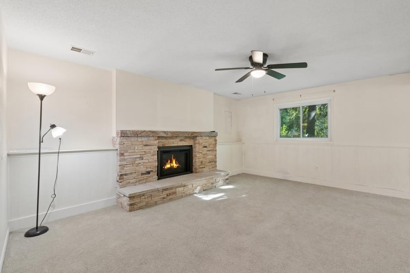75 Pleasant Ln E, Excelsior, MN 55331
