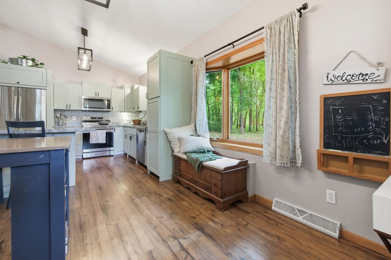 8568 Paradise Beach Rd, Brainerd, MN 56401