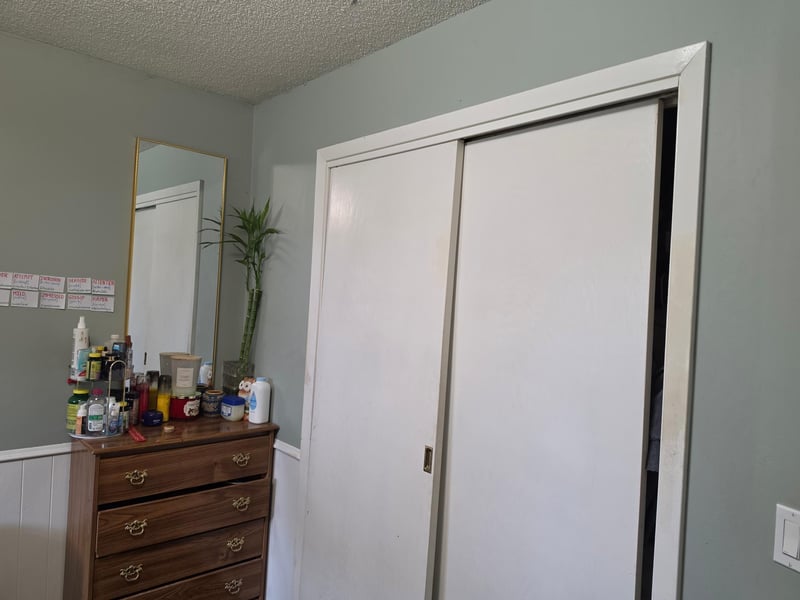 998 Overton Dr NE, Fridley, MN 55432