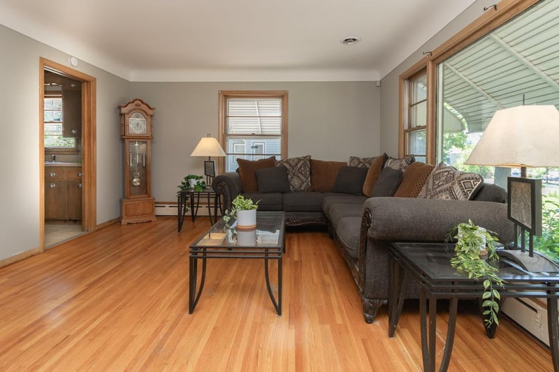 1751 Larpenteur Ave E, Maplewood, MN 55109