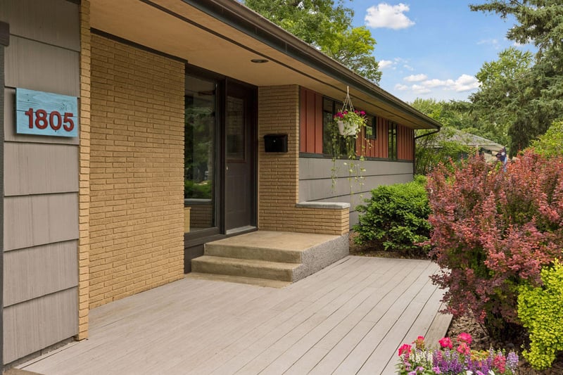 1805 Hampshire Ln N, Golden Valley, MN 55427