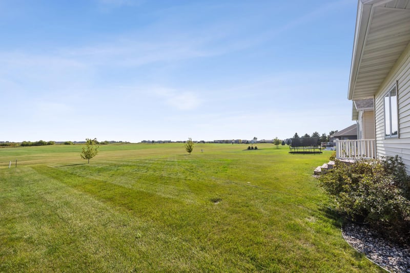 766 36th St S, Moorhead, MN 56560