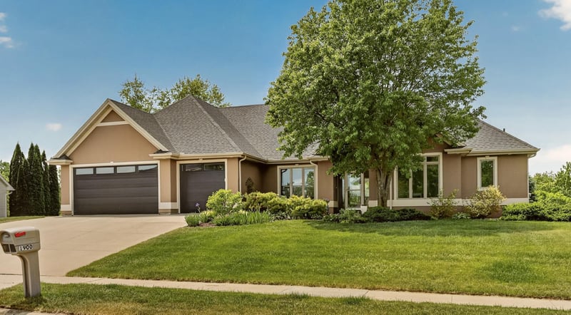 1900 Scenic Point Ln SW, Rochester, MN 55902