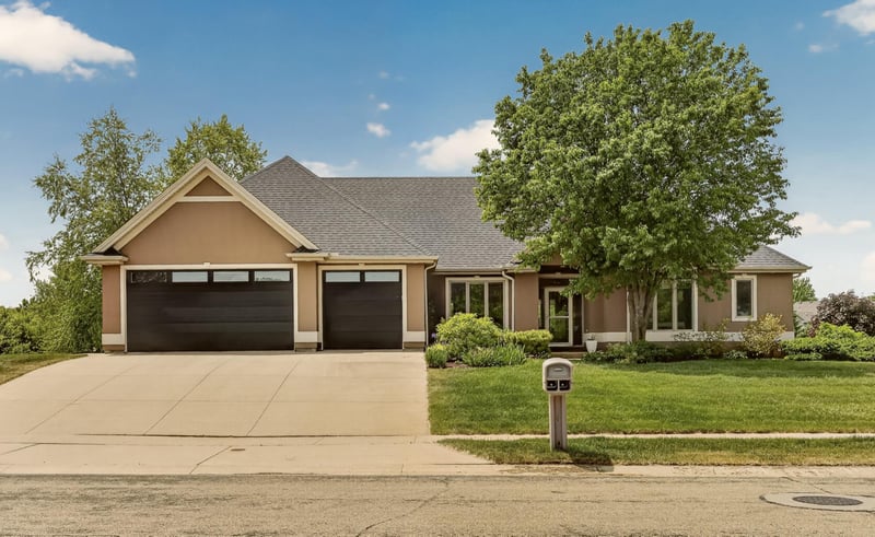 1900 Scenic Point Ln SW, Rochester, MN 55902