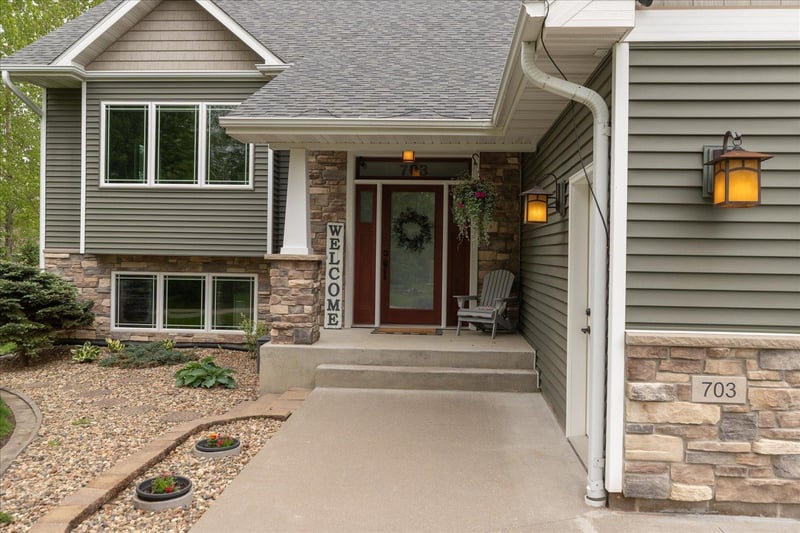 703 7th St W, Mantorville, MN 55955