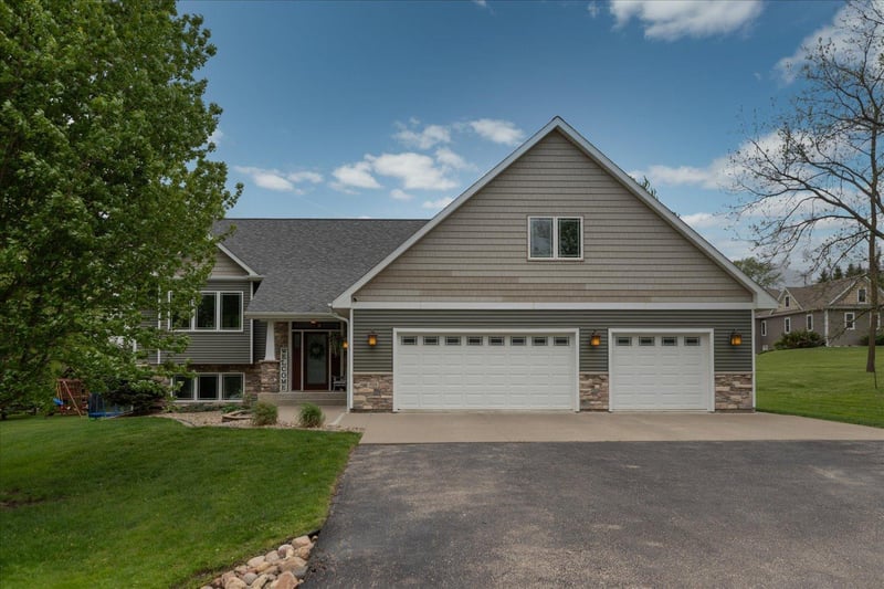 703 7th St W, Mantorville, MN 55955