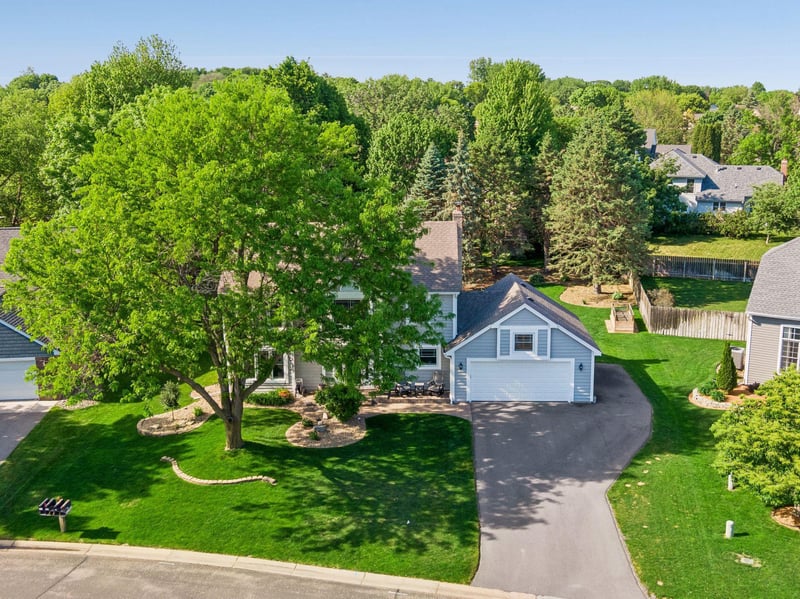689 Havenhill Rd, Eagan, MN 55123