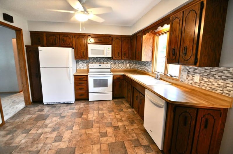 915 Fuller St S, Shakopee, MN 55379