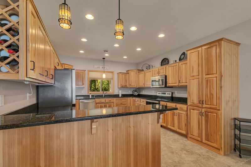 11448 Leisure Ln, Brainerd, MN 56401