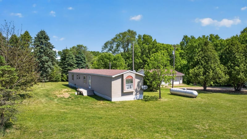 16122 627th St, Kellogg, MN 55945