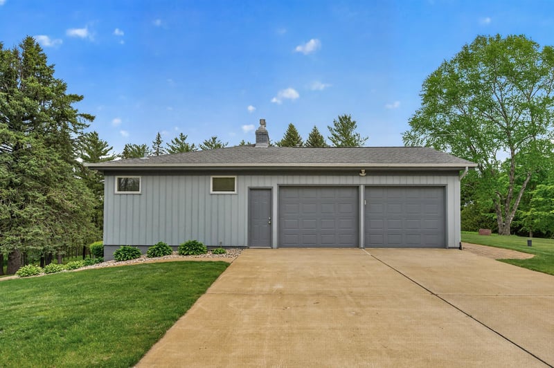 3251 W 173rd St, Jordan, MN 55352
